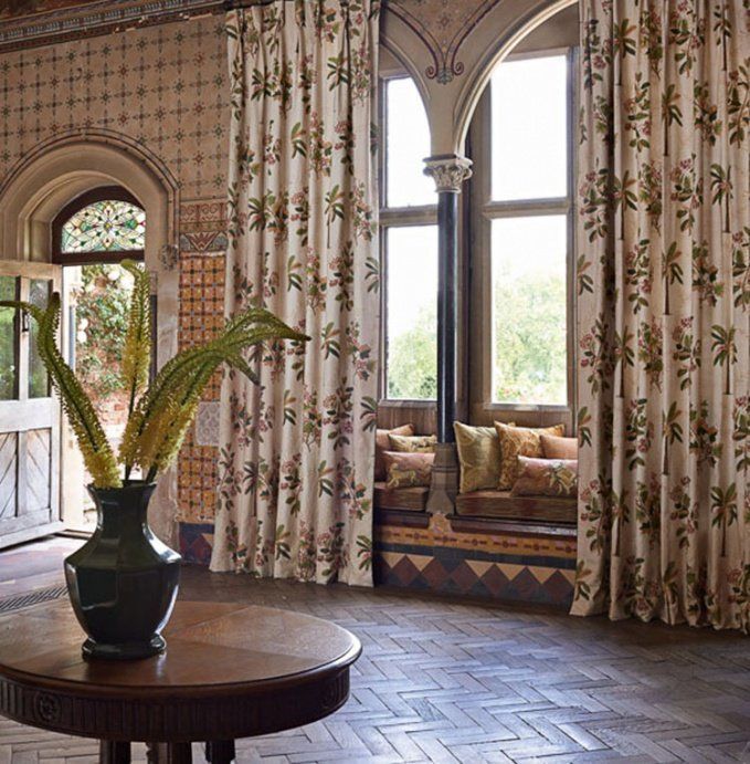  обои для стен и интерьерные ткани в индийском стиле Jaipur от Zoffany