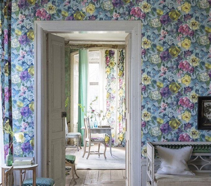 коллекция флизелиновых обоев в стиле фресковой живописи Caprifoglio от Designers Guild