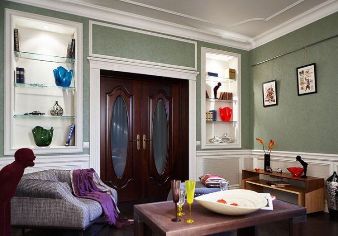 обои для стен Khroma и ARTE, бельгийская лепнина ORAC DECOR в "Идеальном ремонте"