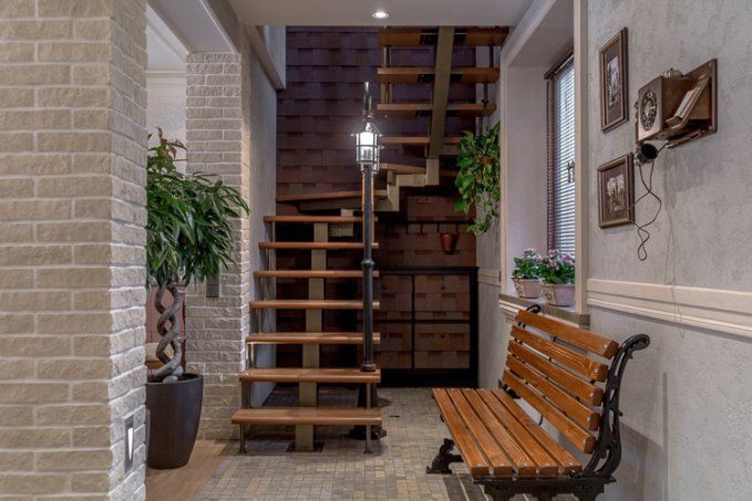 лепнина из полиуретана ORAC DECOR в интерьере гостиной