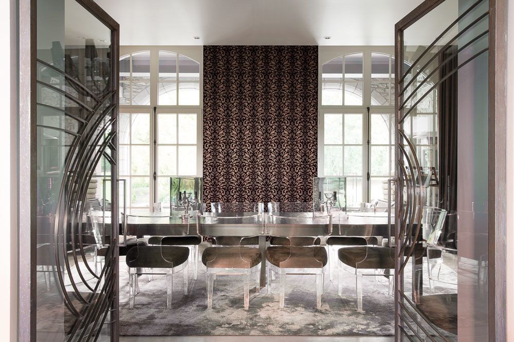 темные обои с флоком из коллекции Toccata от Khroma