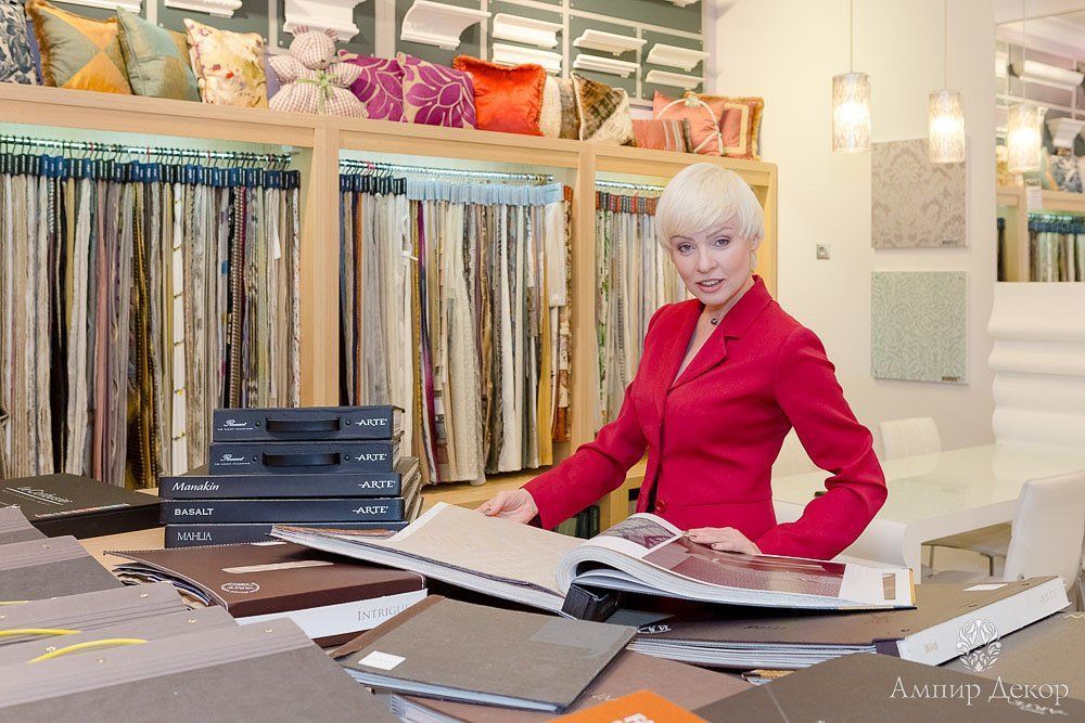 актриса и телеведущая Жанна Эппле в салоне Ампир Декор 