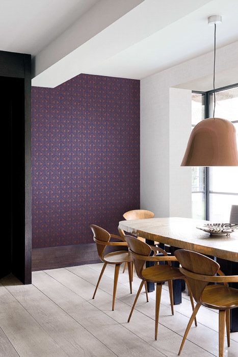 обои темного цвета в интерьере, коллекция Gatsby от Khroma