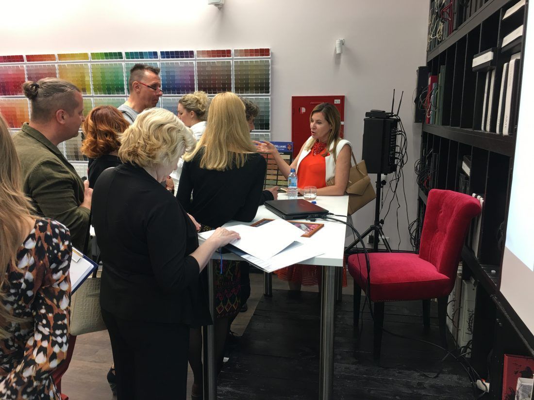 Анна Муравина после лекции на открытии Мануфактура 5