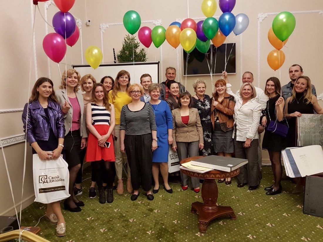 гости семинара по дизайнерским обоям Arte в шоу-руме Свой Дизайн