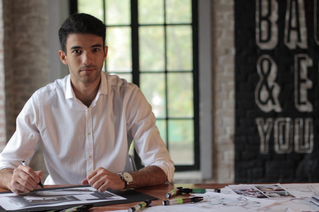 основатель школы скетчинга Arte de Grass Даниэль Петросян