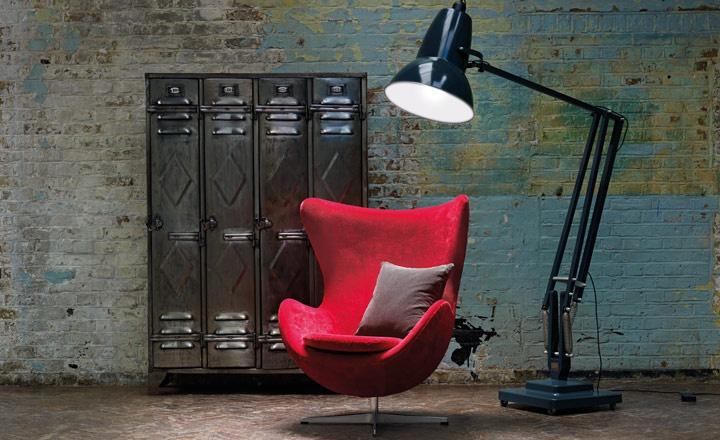 Настольная лампа больше шкафа? Почему нет, если это дизайнерский светильник!