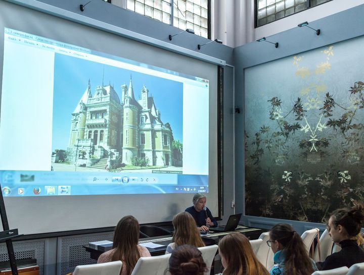 PRAKTIKUM в Центре Дизайна Мануфактура 5 Ампир Декор