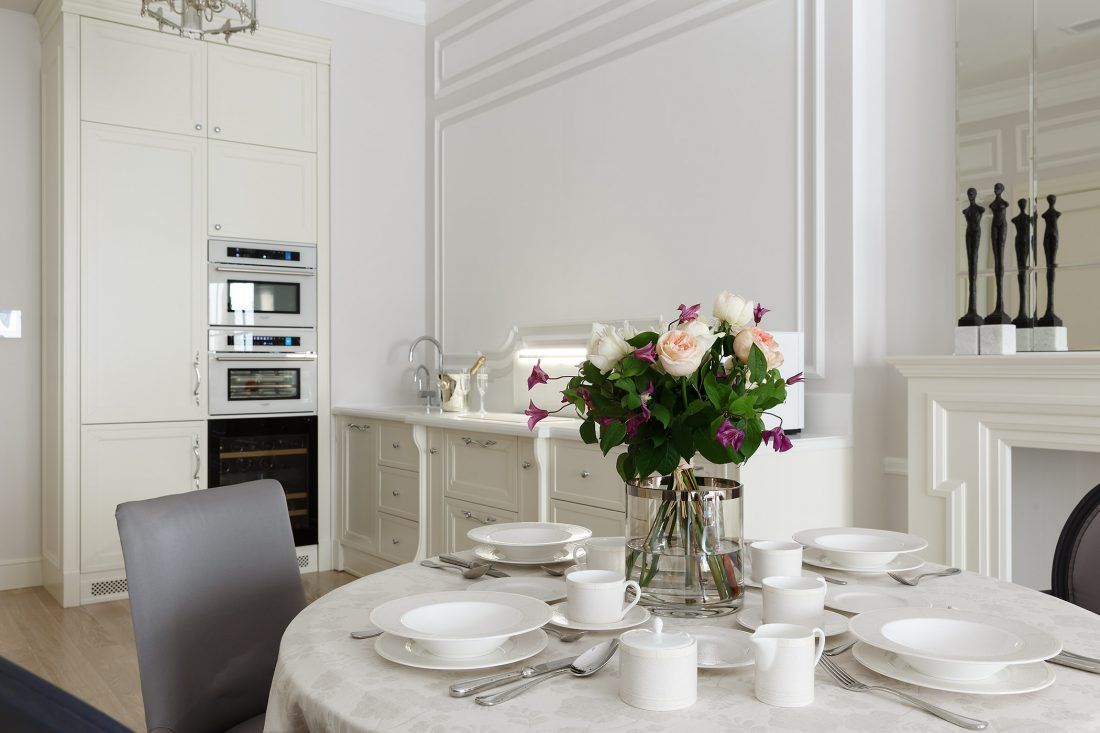 Белые апартаменты из Санкт-Петербурга: победитель спецноминации Ампир Декор на премии Interia Awards