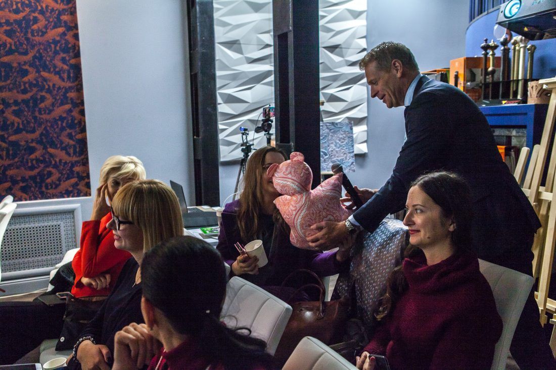 презентация новых коллекций EIjffinger в Центре Дизайна Мануфактура 5 Ампир Декор