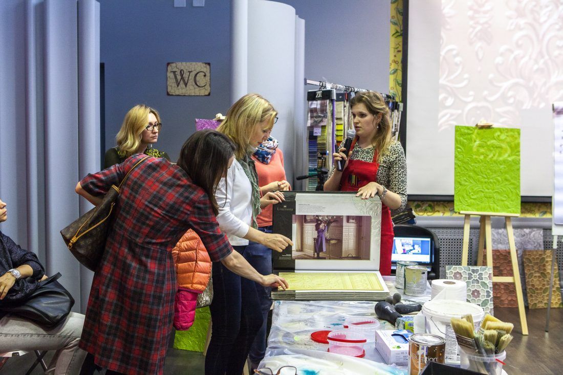 мастер-класс по декорированию настенных покрытий Lincrusta в Центре Дизайна Мануфактура 5 Ампир Декор