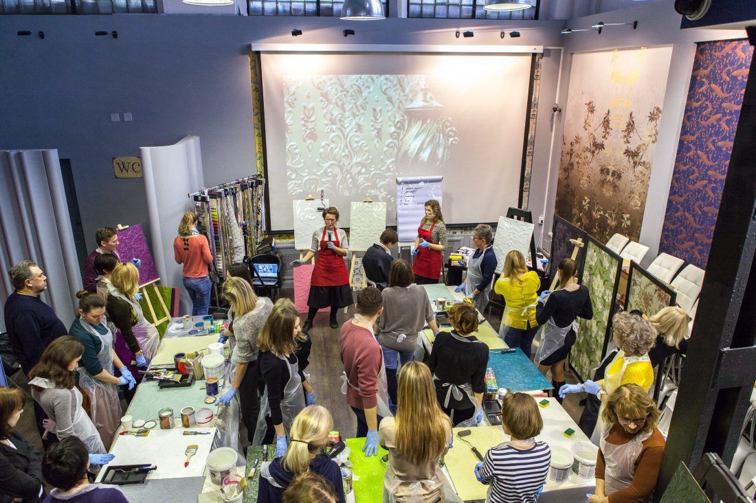 мастер-класс по декорированию настенных покрытий Lincrusta в Центре Дизайна Мануфактура 5 Ампир Декор