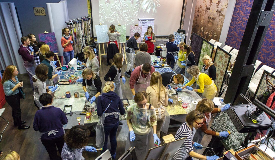 мастер-класс по декорированию настенных покрытий Lincrusta в Центре Дизайна Мануфактура 5 Ампир Декор