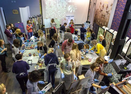 мастер-класс по декорированию настенных покрытий Lincrusta в Центре Дизайна Мануфактура 5 Ампир Декор