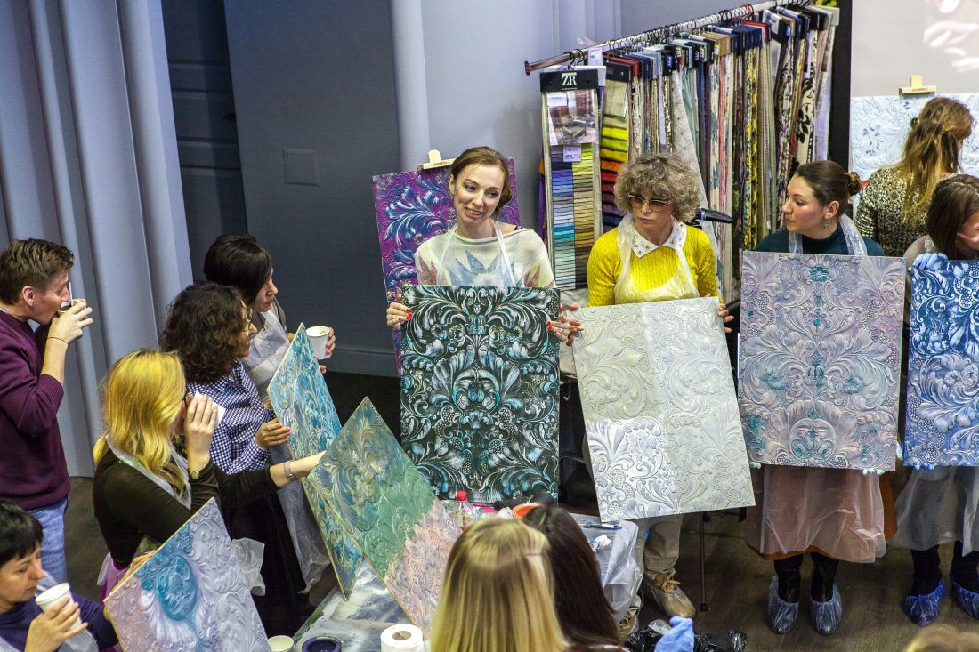 мастер-класс по декорированию настенных покрытий Lincrusta в Центре Дизайна Мануфактура 5 Ампир Декор