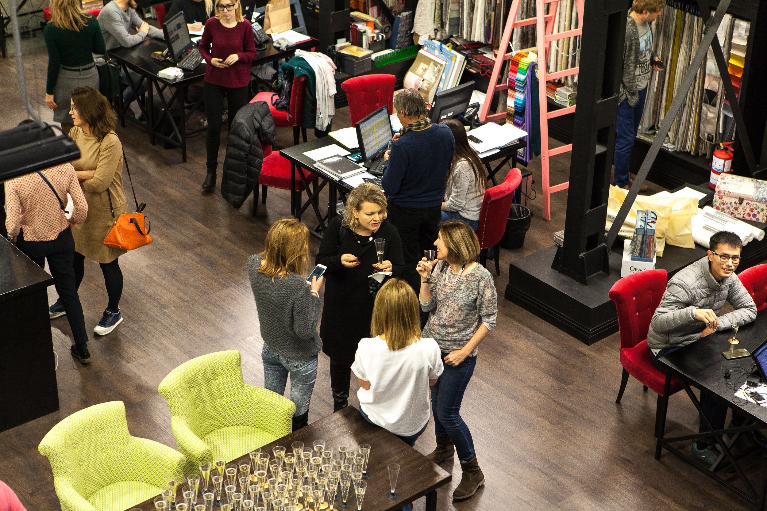 лекция «Инстаграм для дизайнера» главного редактора портала Roomble Оксаны Кашенко в Центре Дизайна Мануфактура 5 Ампир Декор