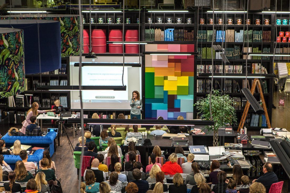 лекция «Инстаграм для дизайнера» главного редактора портала Roomble Оксаны Кашенко в Центре Дизайна Мануфактура 5 Ампир Декор