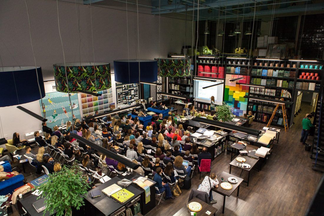 лекция «Инстаграм для дизайнера» главного редактора портала Roomble Оксаны Кашенко в Центре Дизайна Мануфактура 5 Ампир Декор