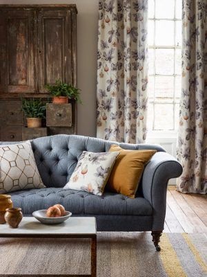 Ткани из коллекции Art of the Garden, бренд Sanderson Интерьер в английском стиле с применением тканей из коллекции Art of the Garden