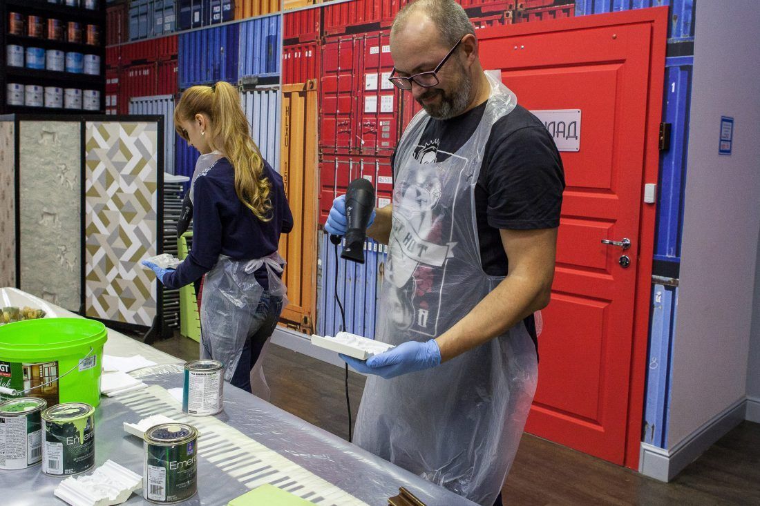 мастер-класс Николая Фетисова по декорированию лепнины в Центре Дизайна Мануфактура 5 Ампир Декор