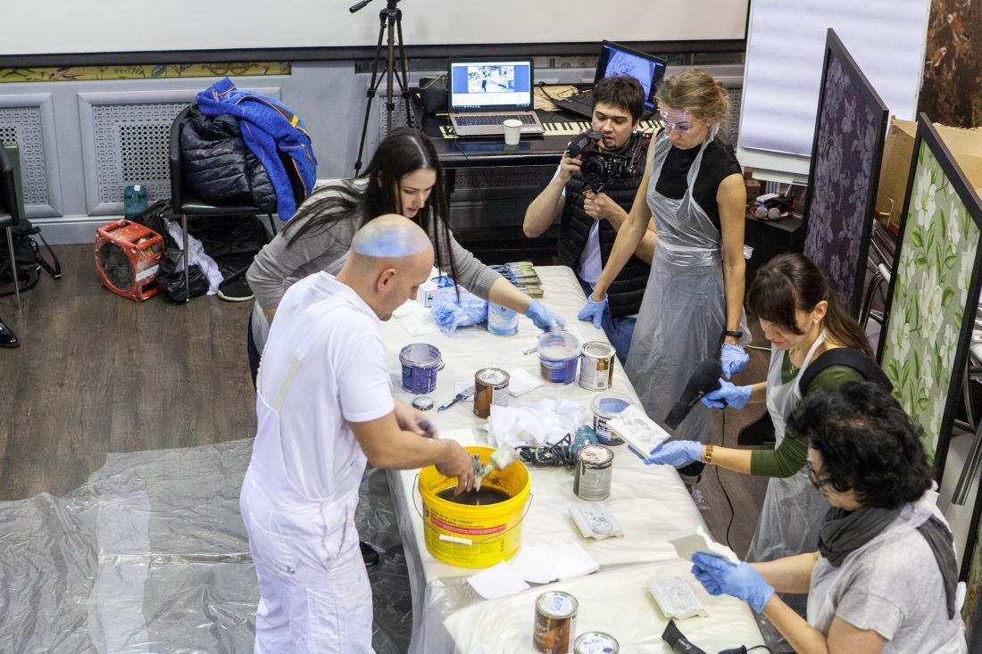 мастер-класс Николая Фетисова по декорированию лепнины в Центре Дизайна Мануфактура 5 Ампир Декор