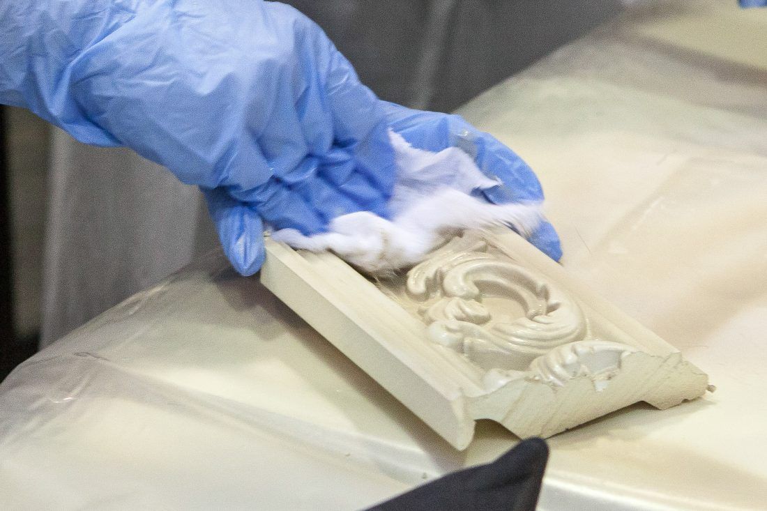 мастер-класс Николая Фетисова по декорированию лепнины в Центре Дизайна Мануфактура 5 Ампир Декор