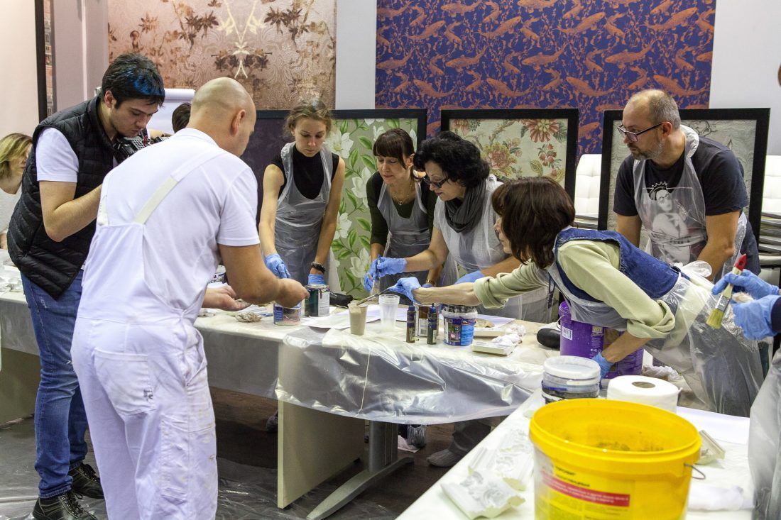 мастер-класс Николая Фетисова по декорированию лепнины в Центре Дизайна Мануфактура 5 Ампир Декор