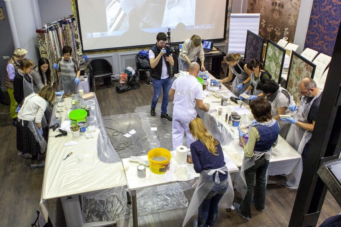 мастер-класс Николая Фетисова по декорированию лепнины в Центре Дизайна Мануфактура 5 Ампир Декор