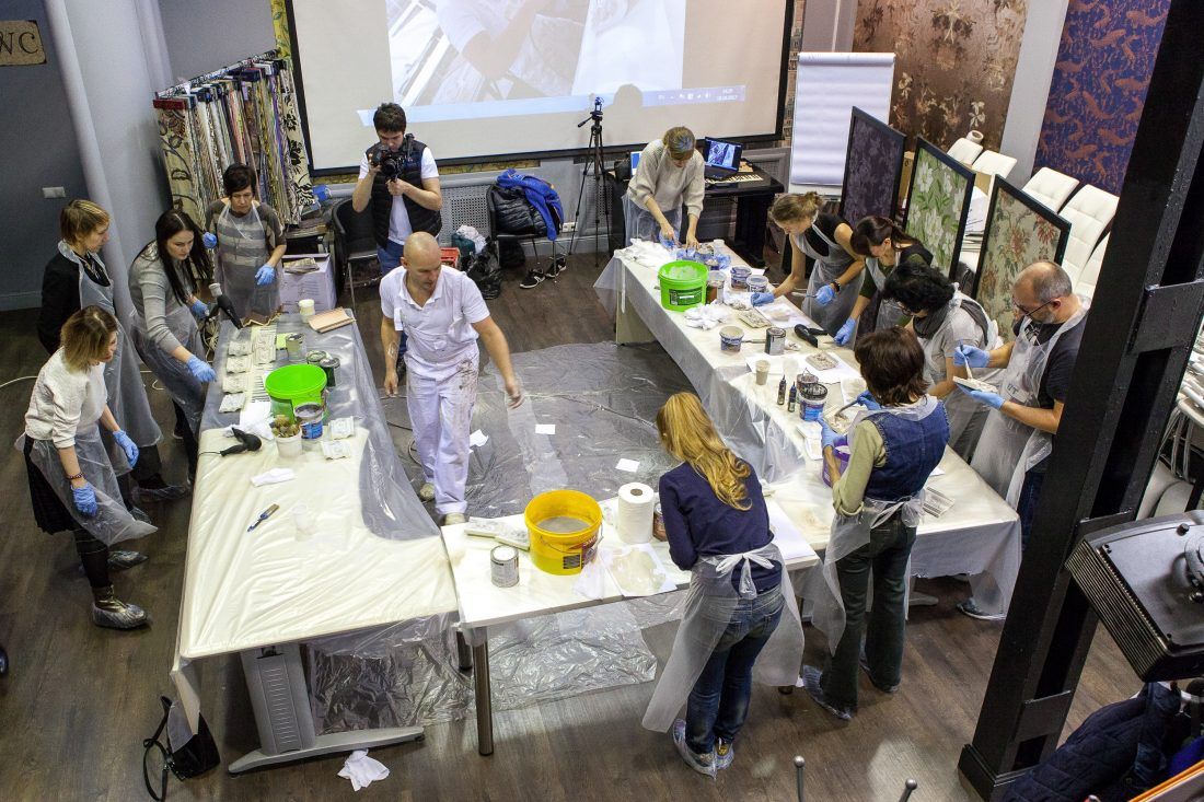 мастер-класс Николая Фетисова по декорированию лепнины в Центре Дизайна Мануфактура 5 Ампир Декор