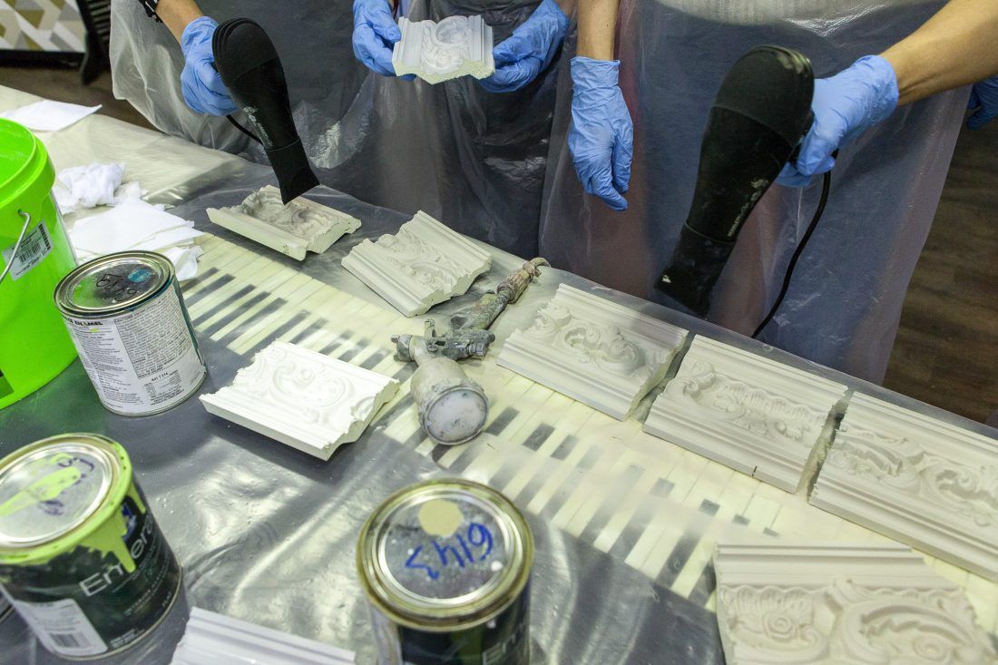 мастер-класс Николая Фетисова по декорированию лепнины в Центре Дизайна Мануфактура 5 Ампир Декор