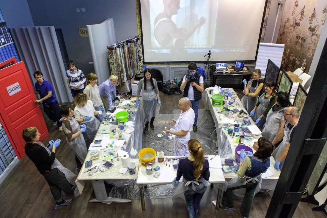 мастер-класс Николая Фетисова по декорированию лепнины в Центре Дизайна Мануфактура 5 Ампир Декор