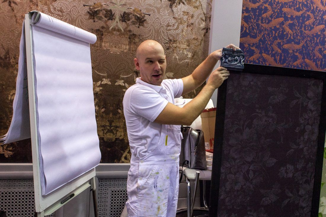 мастер-класс Николая Фетисова по декорированию лепнины в Центре Дизайна Мануфактура 5 Ампир Декор