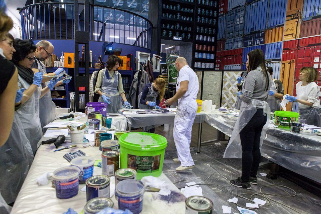 мастер-класс Николая Фетисова по декорированию лепнины в Центре Дизайна Мануфактура 5 Ампир Декор