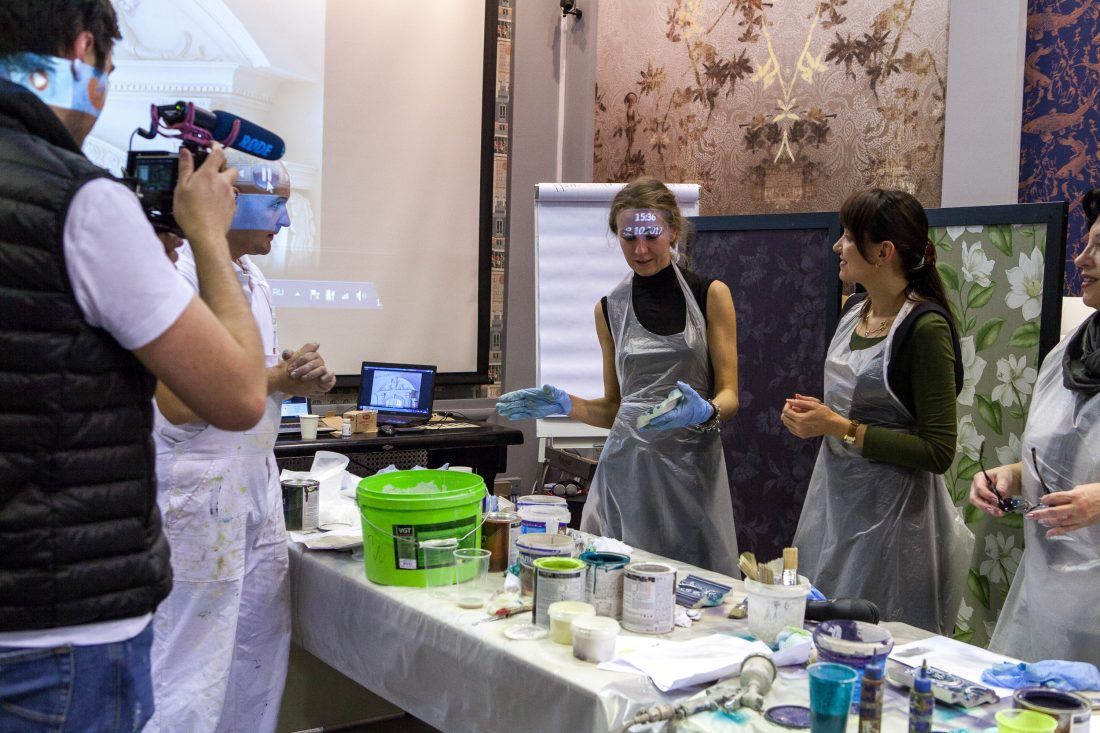 мастер-класс Николая Фетисова по декорированию лепнины в Центре Дизайна Мануфактура 5 Ампир Декор