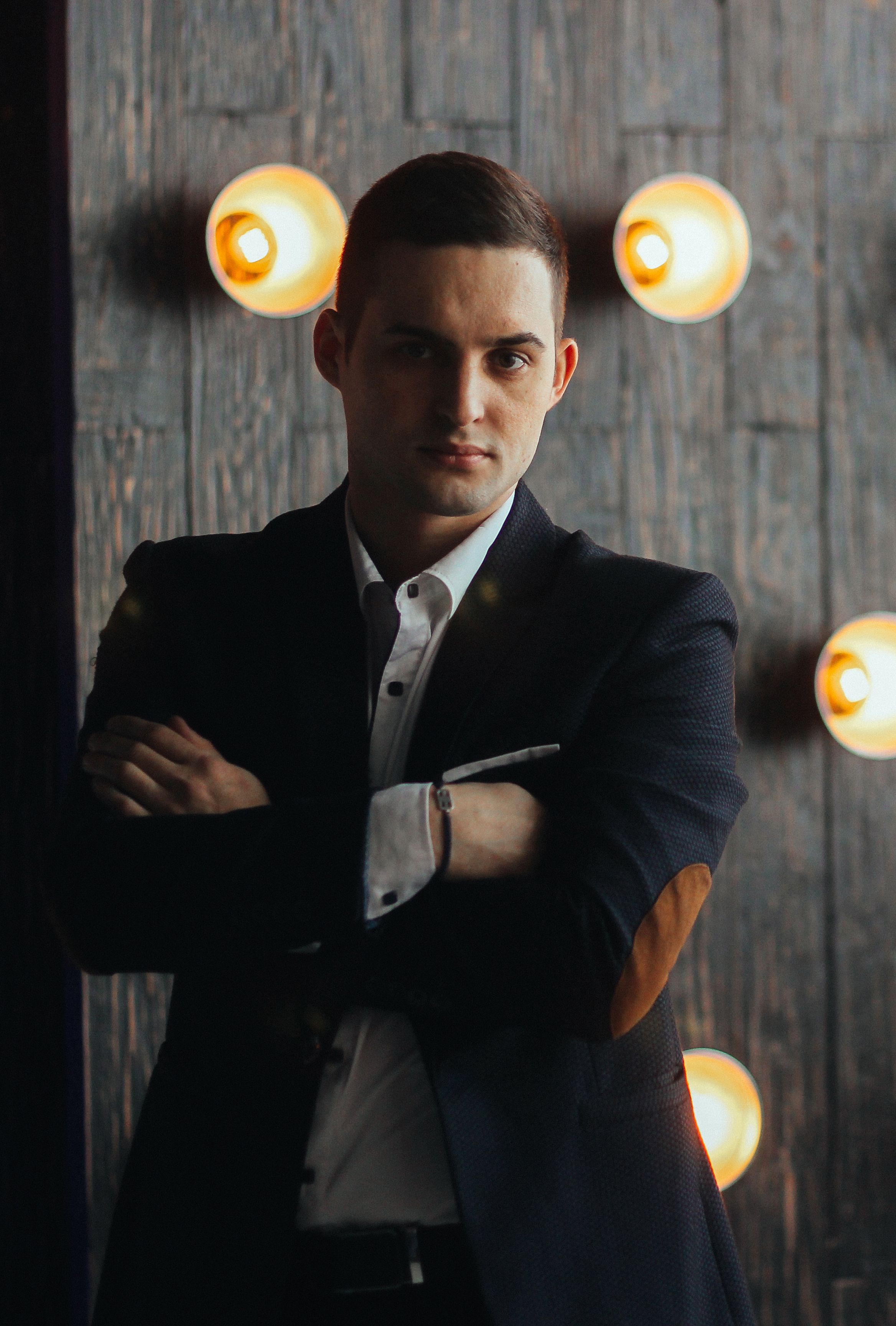 дизайнер Денис Лесковец