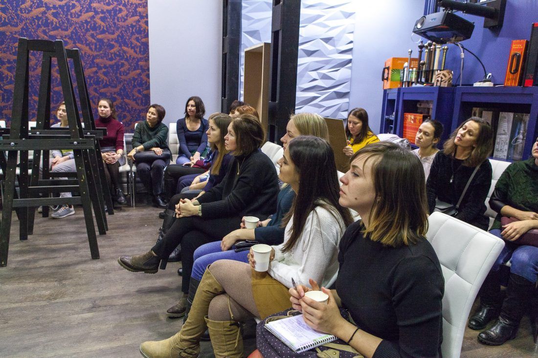 мастер-класс по работе с декоративными штукатурками Capadecor в Центре Дизайна Мануфактура 5 Ампир Декор