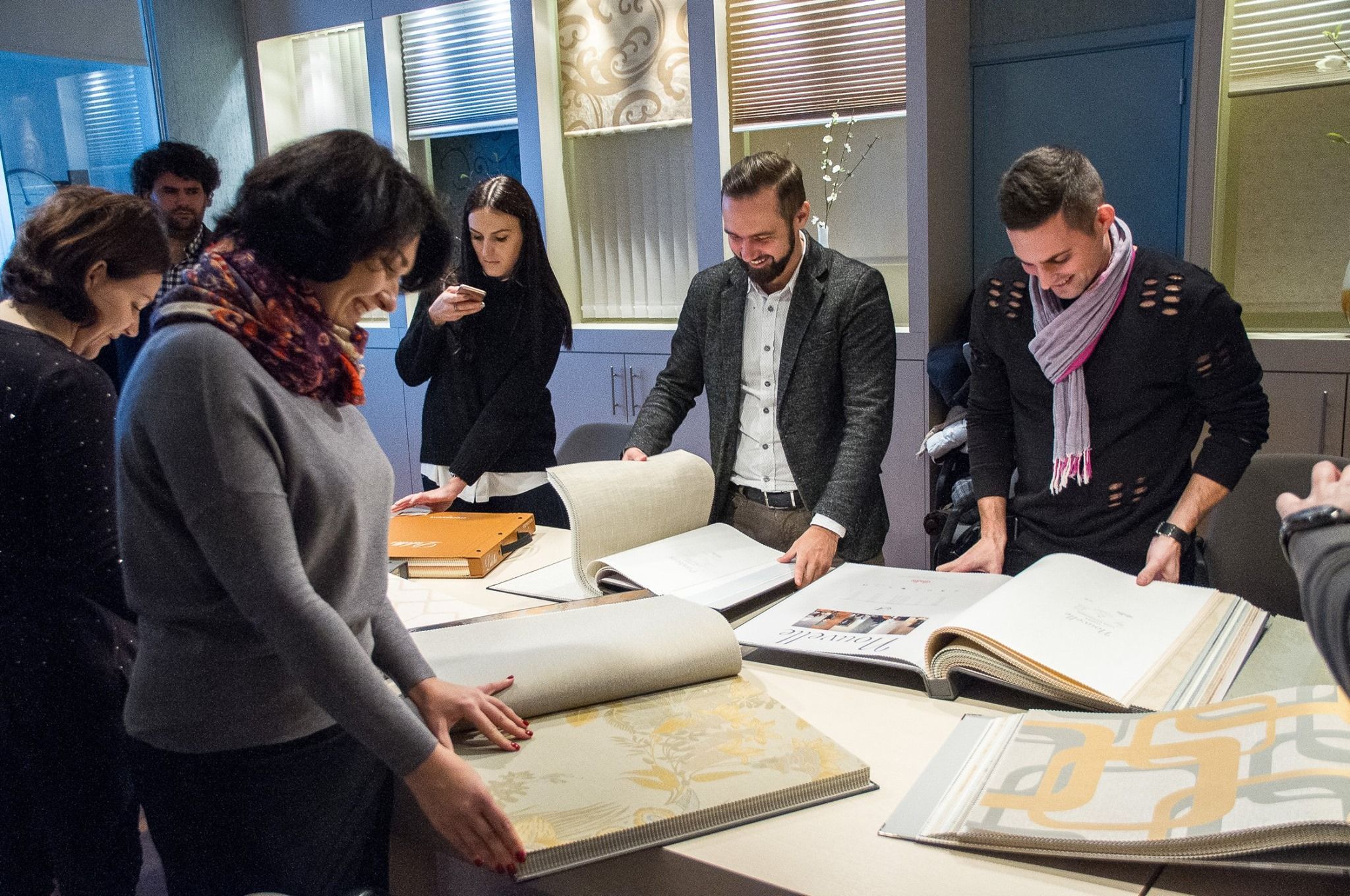 репортаж Ампир Декор с фабрики текстильных обоев Calcutta