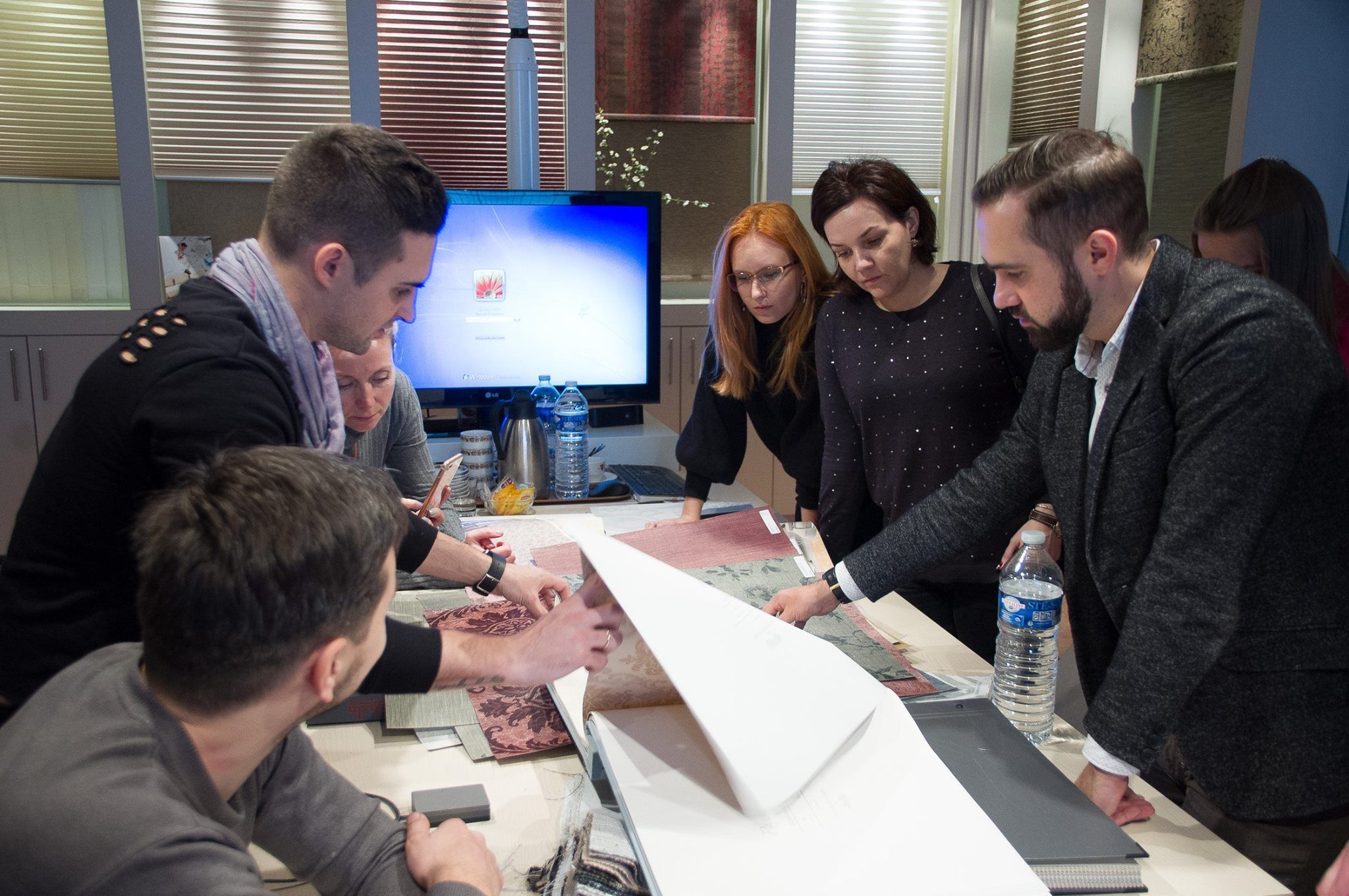 репортаж Ампир Декор с фабрики текстильных обоев Calcutta