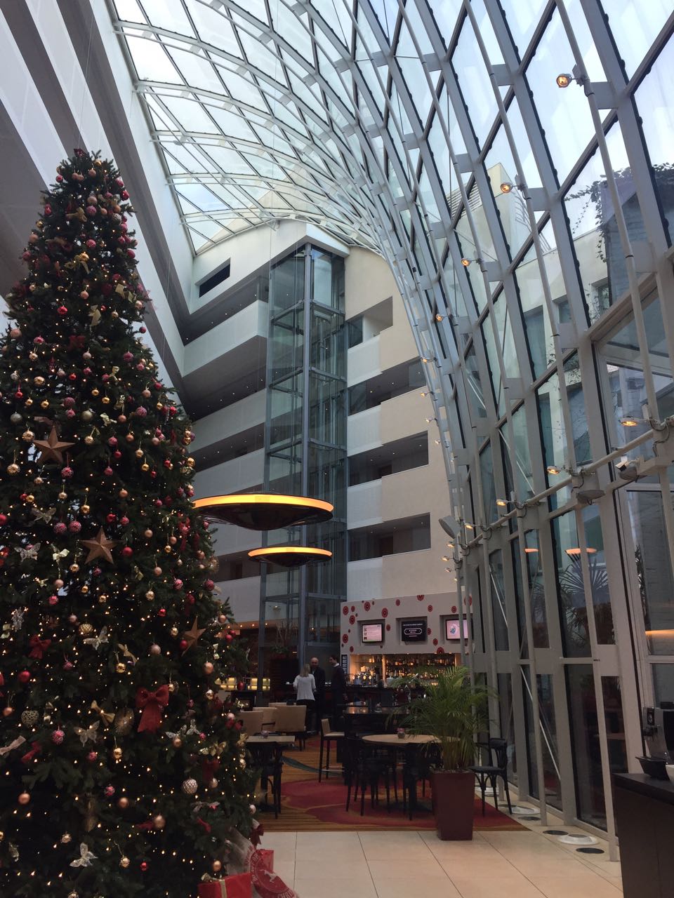 отель Marriott в Генте: когда интерьер на сотни лет моложе фасада