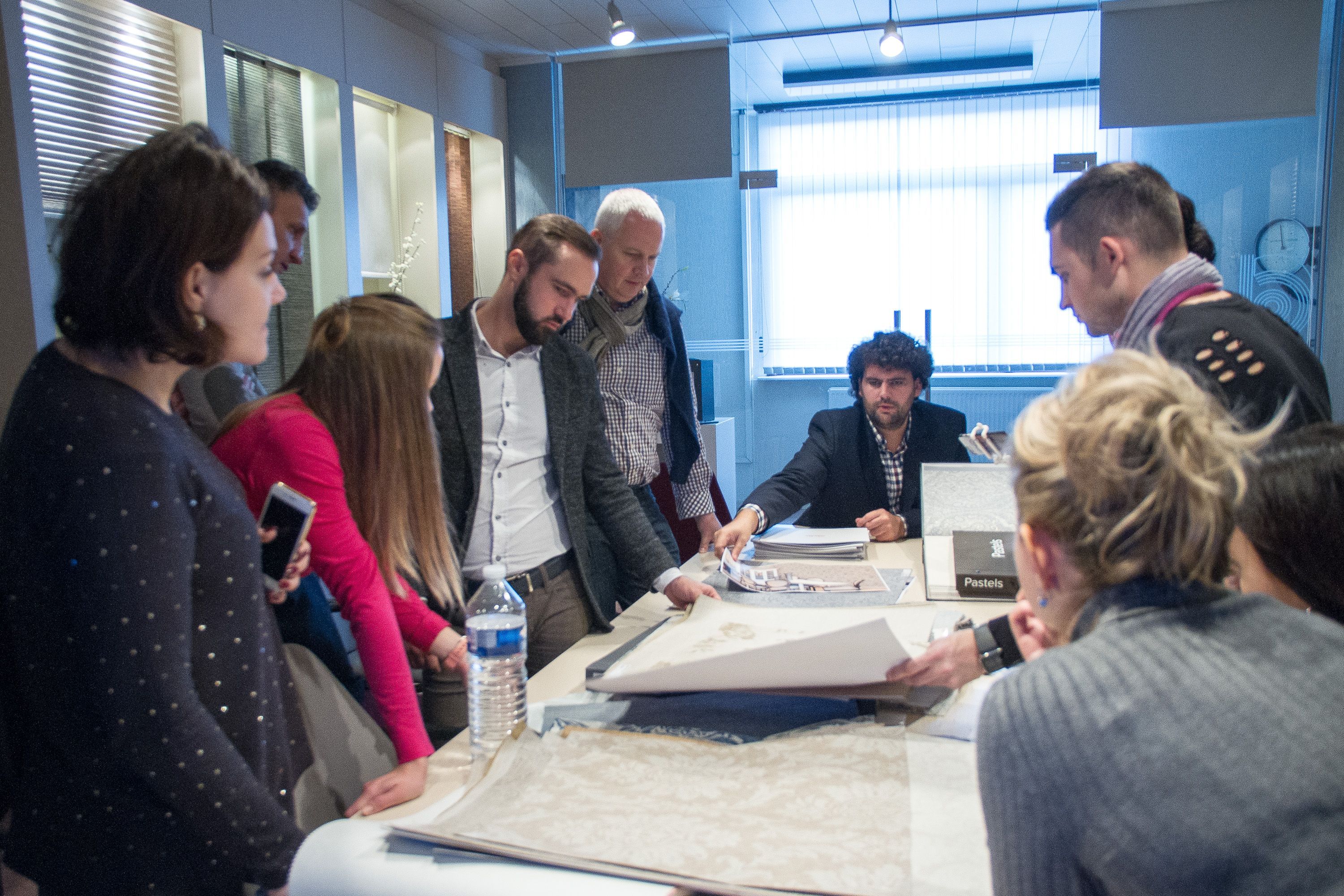 репортаж Ампир Декор с фабрики текстильных обоев Calcutta