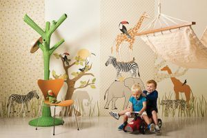 Красочные обои из коллекции Kidzzz от Khroma для детских комнат
