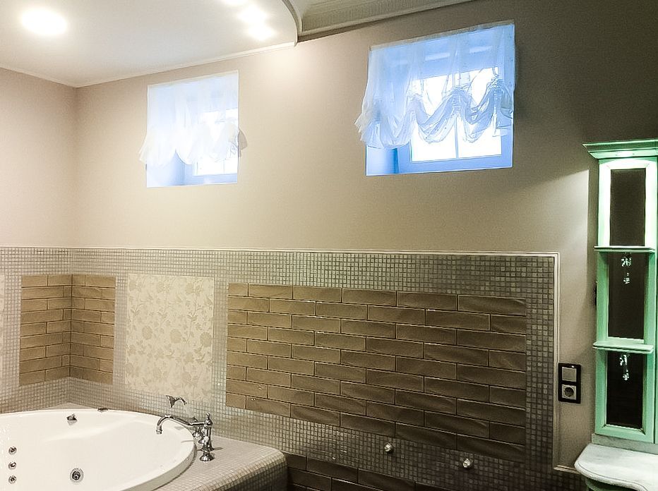 оформление маленьких окон лондонскими шторами, дизайнер Ирина Орочко