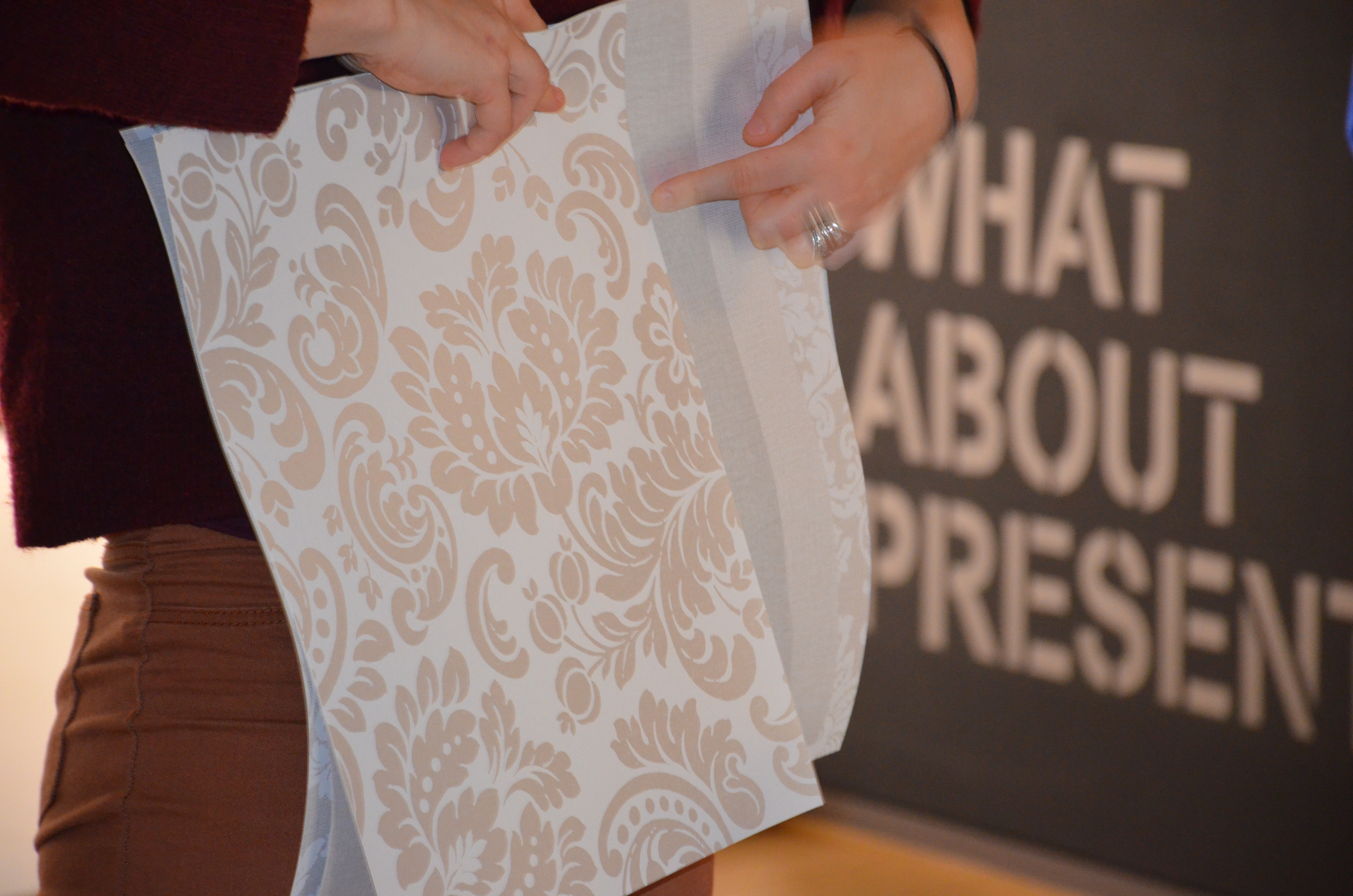 победители конкурса «Обои в современном интерьере» и представители Ампир Декор на фабрике Masureel