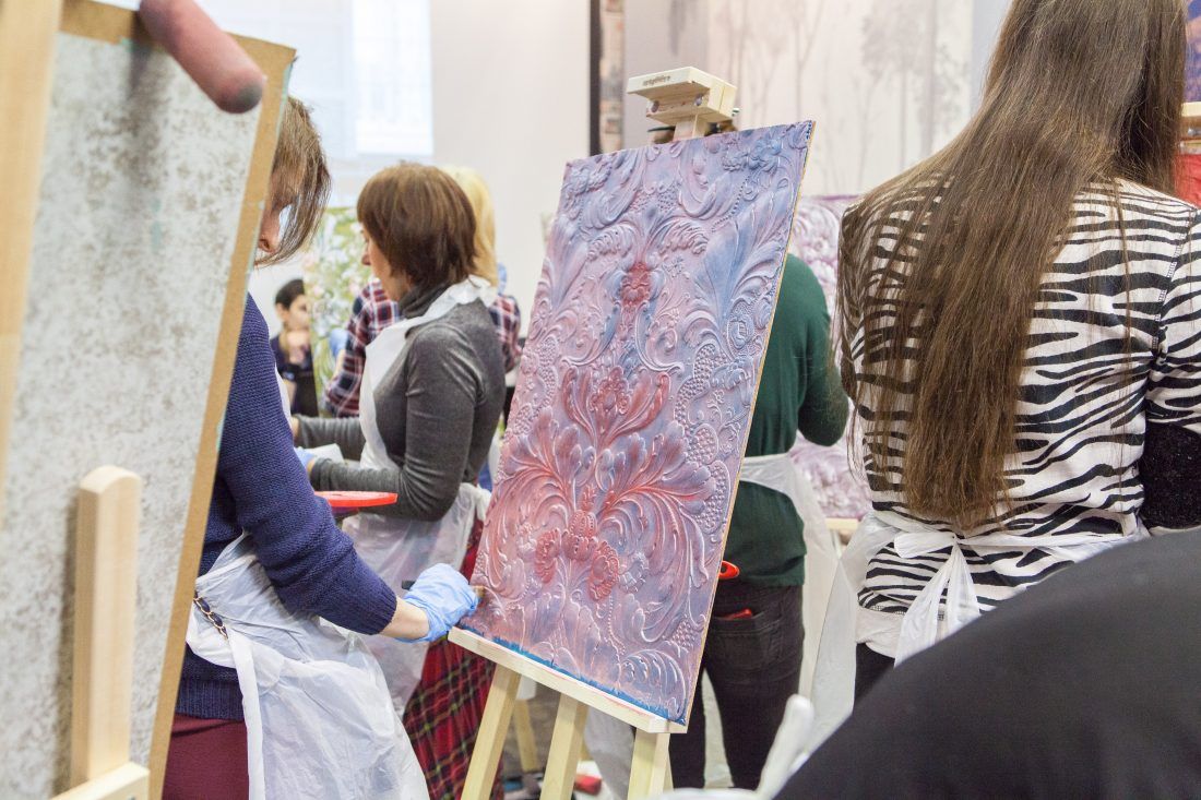 мастер-класс по декорированию Lincrusta красками Sherwin-Williams в Центре Дизайна Мануфактура 5 Ампир Декор