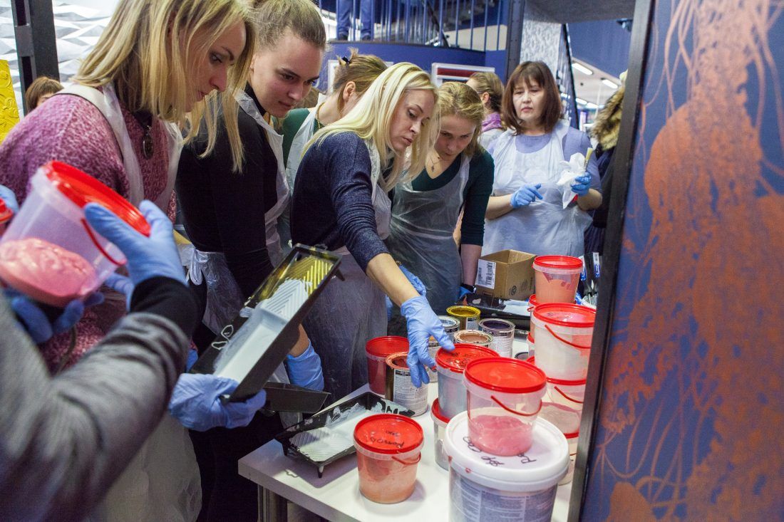 мастер-класс по декорированию Lincrusta красками Sherwin-Williams в Центре Дизайна Мануфактура 5 Ампир Декор