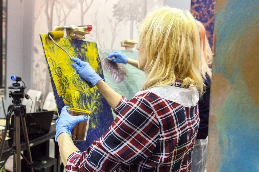 мастер-класс по декорированию Lincrusta красками Sherwin-Williams в Центре Дизайна Мануфактура 5 Ампир Декор