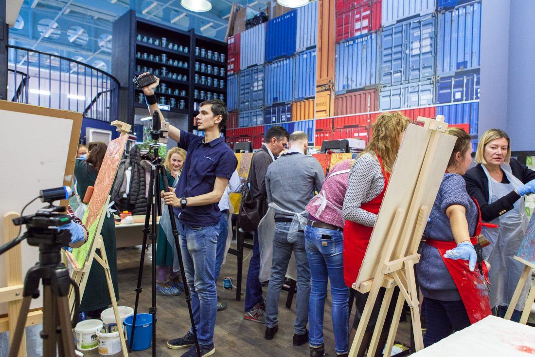 мастер-класс по декорированию Lincrusta красками Sherwin-Williams в Центре Дизайна Мануфактура 5 Ампир Декор