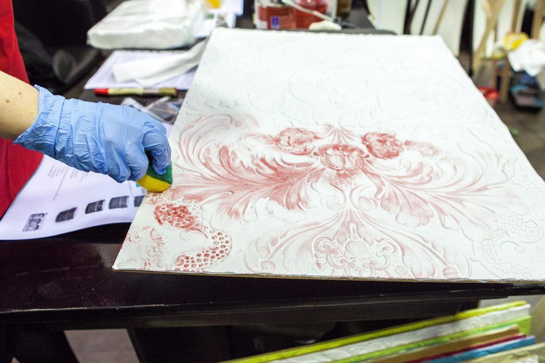 мастер-класс по декорированию Lincrusta красками Sherwin-Williams в Центре Дизайна Мануфактура 5 Ампир Декор