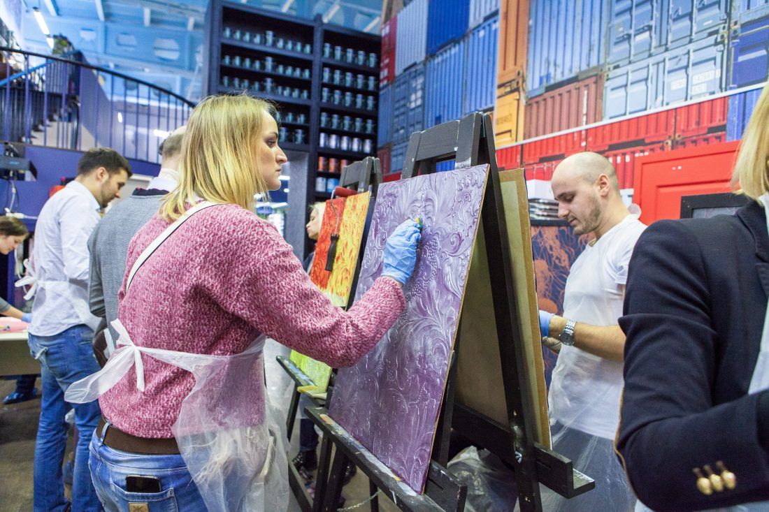 мастер-класс по декорированию Lincrusta красками Sherwin-Williams в Центре Дизайна Мануфактура 5 Ампир Декор