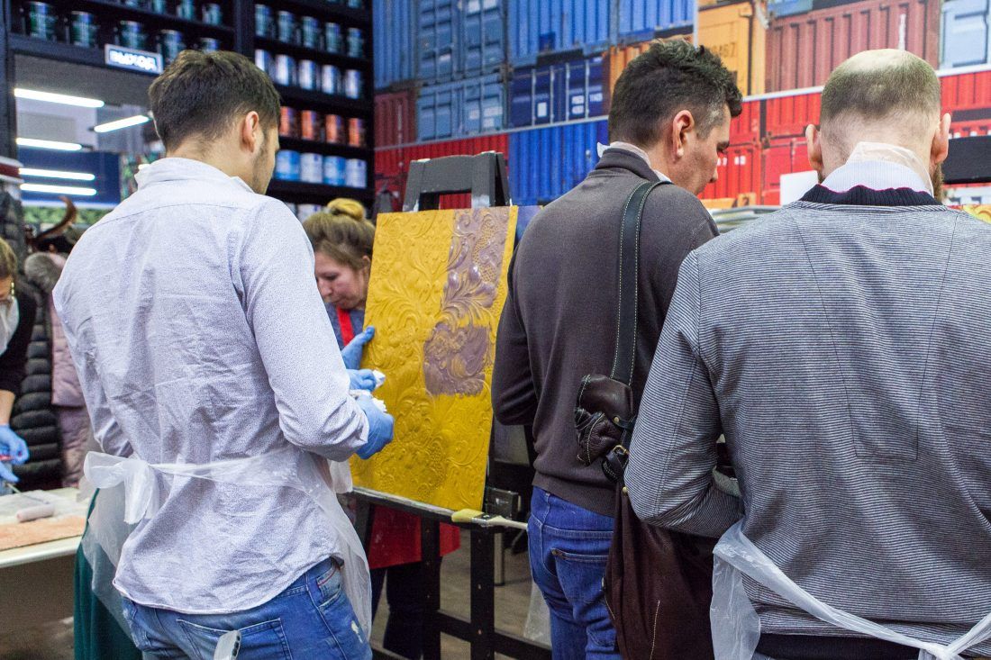 мастер-класс по декорированию Lincrusta красками Sherwin-Williams в Центре Дизайна Мануфактура 5 Ампир Декор